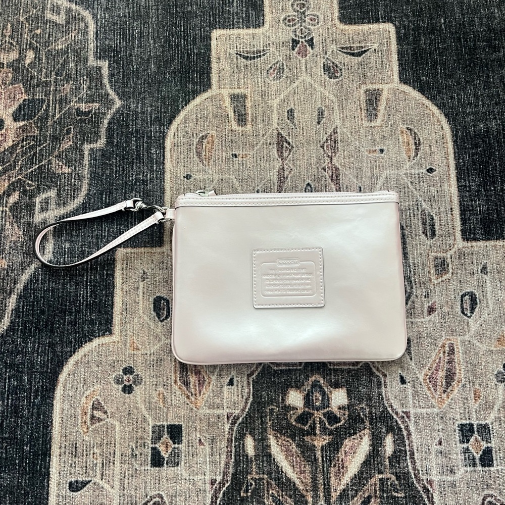 Coach Off-White Leather wristlet